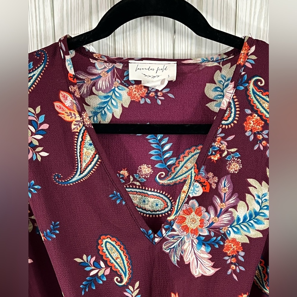 Lavenderfield Floral V-Neck Blouse - Picture 5 of 7